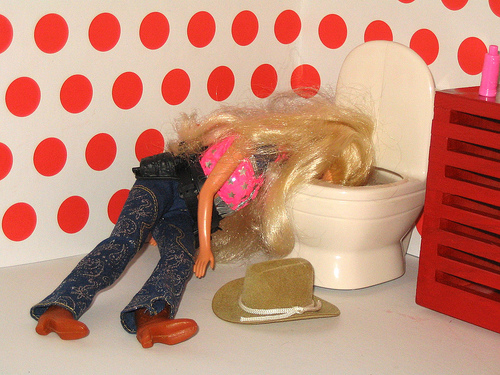barbie vomito