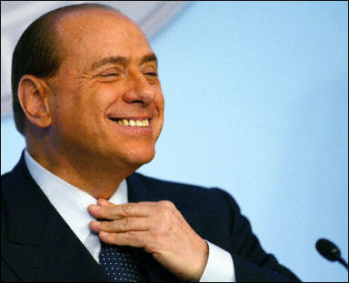 Berlusconi sorride