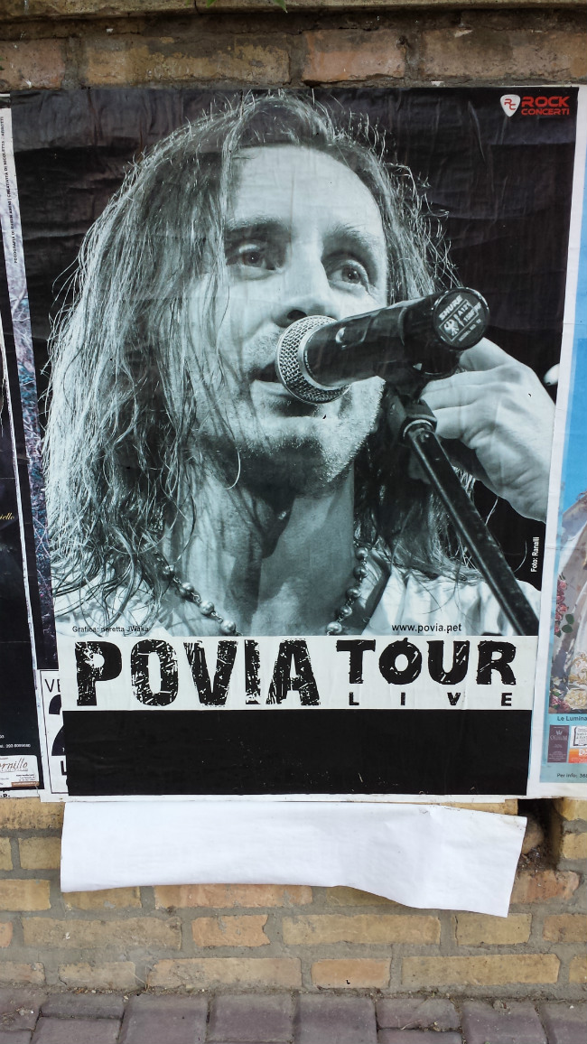 Povia live